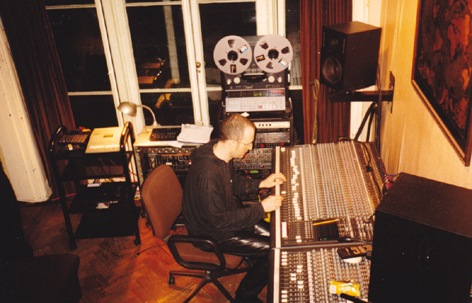 nosferatu_gothic_rock_band_sound_engineer_house_in_the_woods_recording_studio_bletchingley_surrey